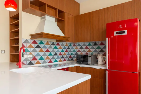 Tiles behind the hob