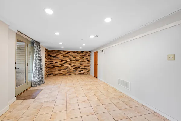 Floors and corners