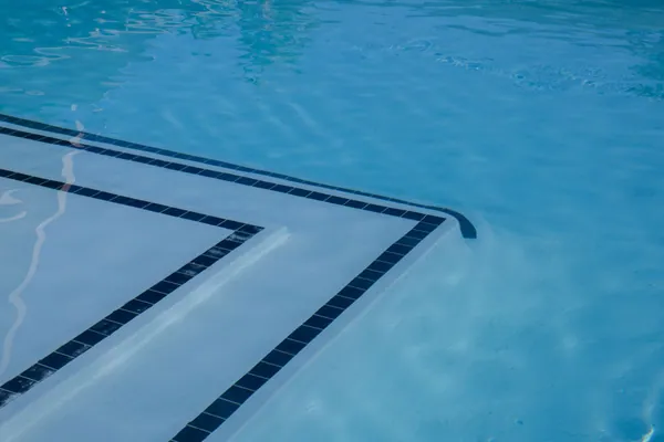 Brushing walls and waterline